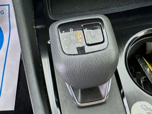 Used 2024 Nissan Rogue S FWD image 21