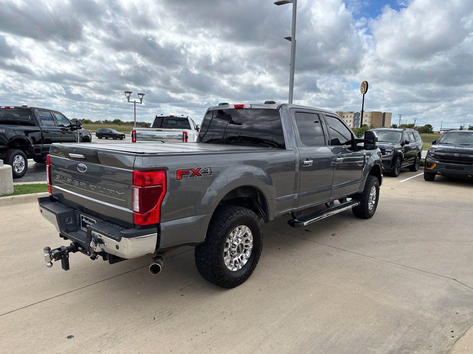 Used 2022 Ford F250 XLT w/ XLT Premium Package AWD/4WD image 6