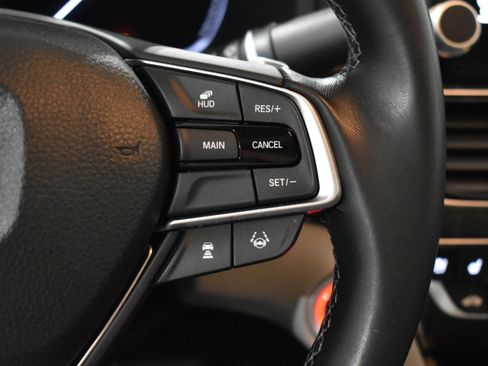 Used 2018 Honda Accord Touring image 17