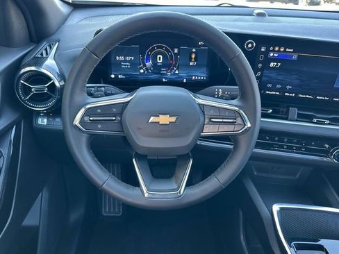 New 2026 Chevrolet Equinox LT image 19