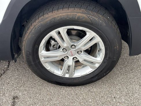 Used 2024 GMC Terrain SLE FWD image 29