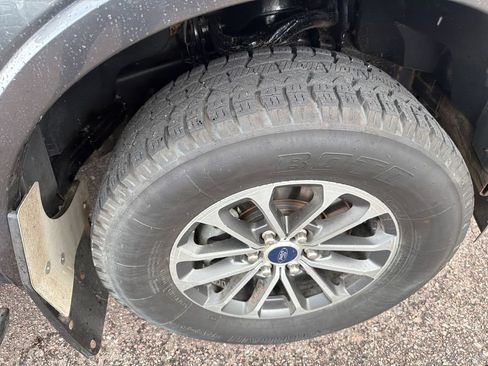Used 2020 Ford F150 Lariat w/ Equipment Group 502A Luxury AWD/4WD image 18