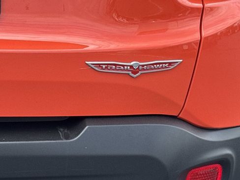 Used 2020 Jeep Renegade Trailhawk AWD/4WD image 9
