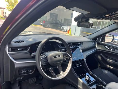 New 2025 Jeep Grand Cherokee Altitude AWD/4WD image 12