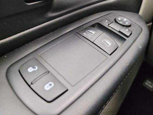 Used 2016 Dodge Grand Caravan American Value Package w/ UConnect Hands-Free Group image 27