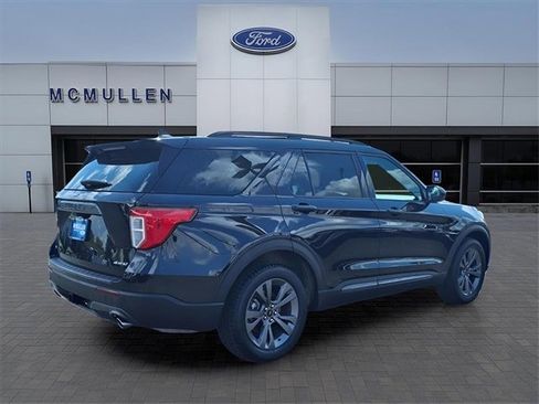 Certified 2024 Ford Explorer XLT w/ Equipment Group 202A image 5