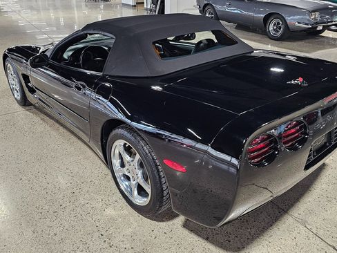 Used 2000 Chevrolet Corvette Convertible w/ Memory Pkg image 19