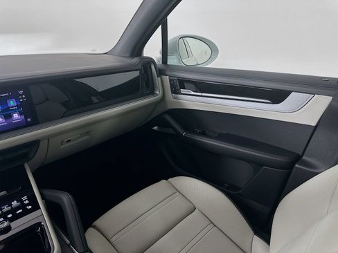 New 2026 Porsche Cayenne S AWD/4WD image 23