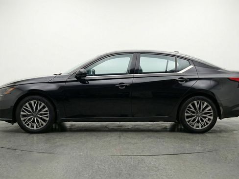Used 2025 Nissan Altima 2.5 SV image 5