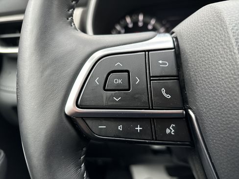 Used 2021 Toyota Highlander XLE image 20