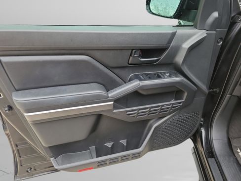 Certified 2025 Toyota Tacoma SR5 image 25