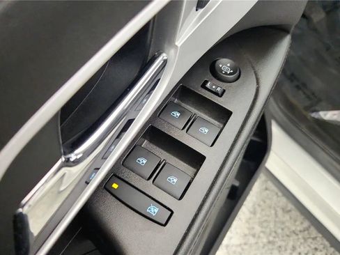 Used 2015 Chevrolet Equinox LS FWD image 19