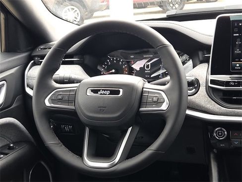 New 2026 Jeep Compass Latitude image 15