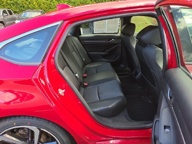 Used 2018 Honda Accord Sport image 16