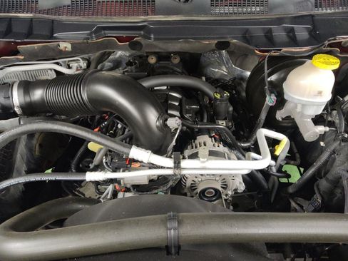 Used 2020 RAM 1500 Classic SLT RWD image 30