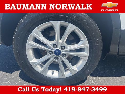 Used 2017 Ford Escape SE FWD image 11
