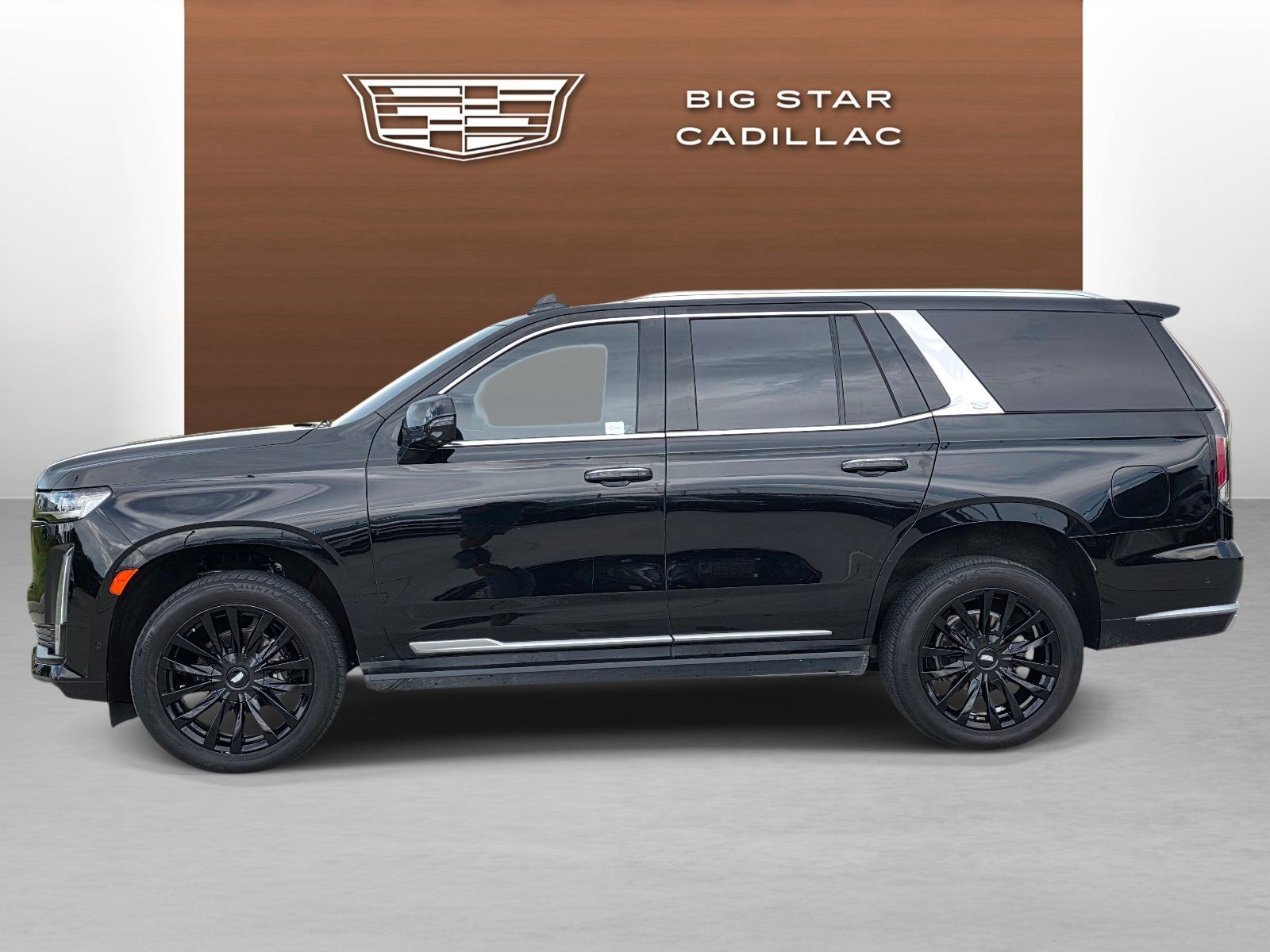 Used 2024 Cadillac Escalade Premium Luxury w/ Performance Package AWD/4WD image 2