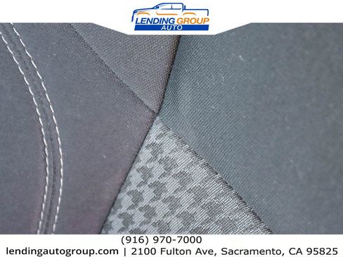 Used 2015 Dodge Challenger SXT image 23