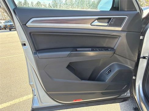 Used 2021 Volkswagen Atlas SE image 10