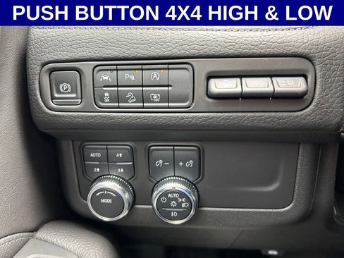 Used 2023 GMC Yukon Denali AWD/4WD image 19