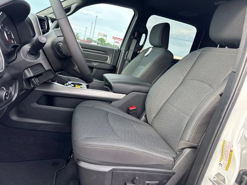 New 2026 RAM 3500 Big Horn AWD/4WD image 7