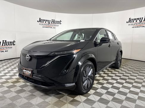 Used 2023 Nissan Ariya FWD image 1