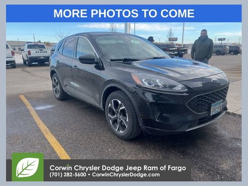 Used 2021 Ford Escape SE image 1