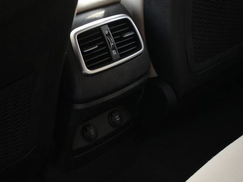 Used 2018 Kia Sorento LX image 22