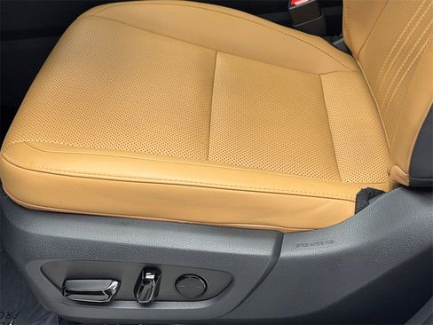 Used 2025 Lexus NX 250 FWD w/ Premium Package image 38