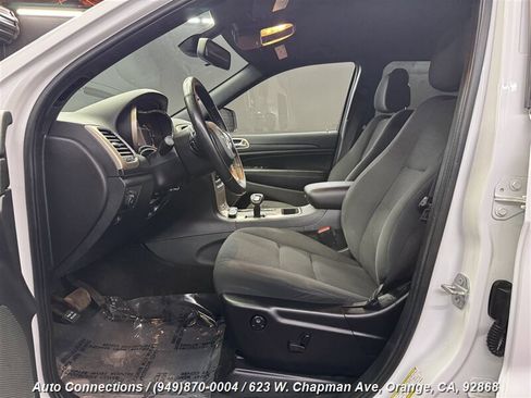 Used 2015 Jeep Grand Cherokee Laredo w/ Quick Order Package 23E image 6