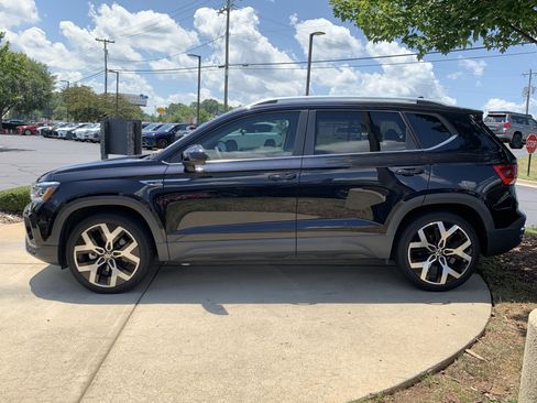 Used 2022 Volkswagen Taos SEL AWD/4WD image 7