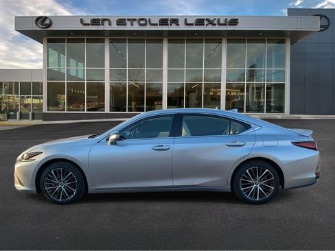 Certified 2025 Lexus ES 300h w/ Premium Package image 6