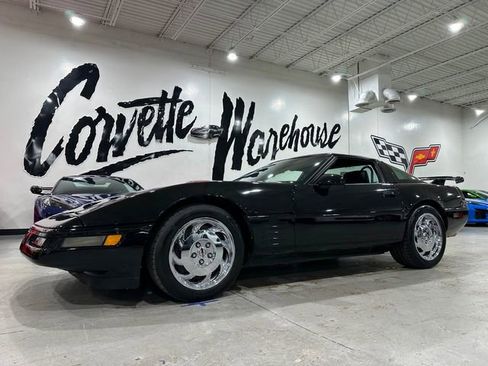 Used 1993 Chevrolet Corvette Coupe RWD image 2
