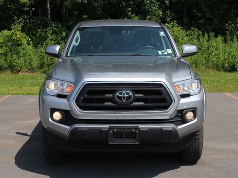 Used 2023 Toyota Tacoma SR5 AWD/4WD image 2