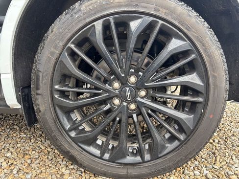 Used 2025 Lincoln Corsair Reserve w/ Equipment Group 202A AWD/4WD image 28