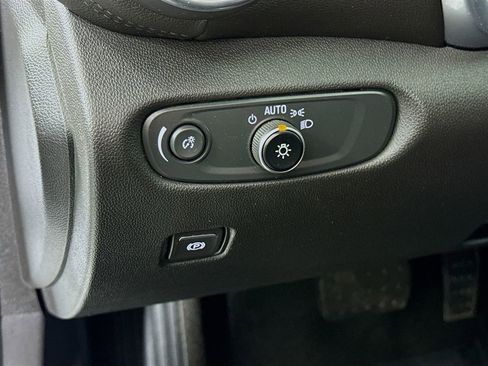 Used 2021 Chevrolet Blazer LT FWD image 18