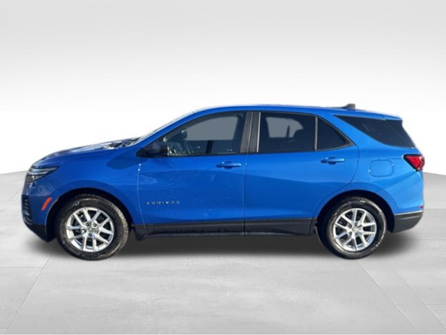 Used 2024 Chevrolet Equinox LS w/ LS Convenience Package FWD image 4