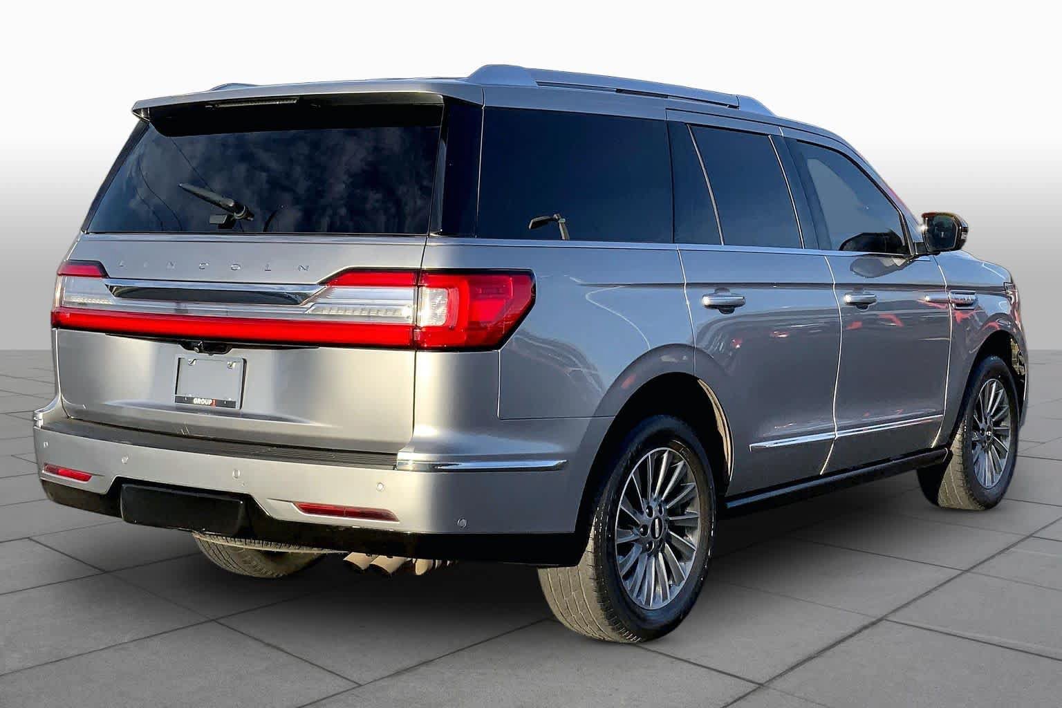 Used 2021 Lincoln Navigator 4WD image 13