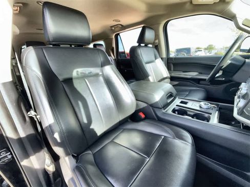 Used 2024 Ford Expedition XLT image 15