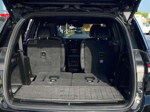 Used 2023 Jeep Grand Cherokee L Laredo RWD image 29
