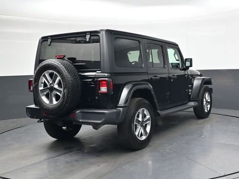 Used 2022 Jeep Wrangler Unlimited Sahara w/ Dual Top Group image 4