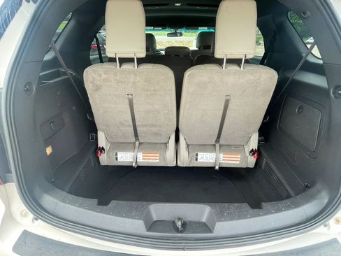 Used 2014 Ford Explorer XLT w/ Equipment Group 202A AWD/4WD image 33
