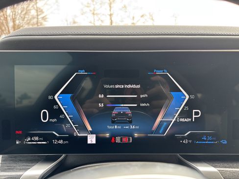 New 2026 BMW 750e xDrive image 22