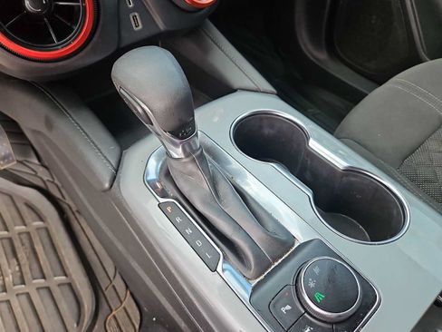 Used 2022 Chevrolet Blazer LT FWD image 21