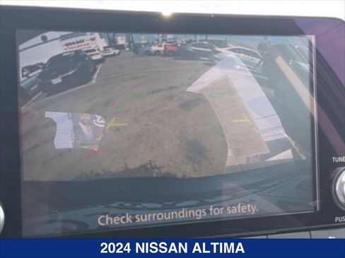 Used 2024 Nissan Altima 2.5 SV FWD image 18