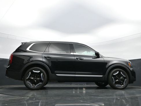 Used 2023 Kia Telluride S FWD image 38