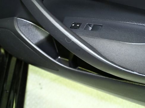 Used 2023 Toyota Corolla LE image 48