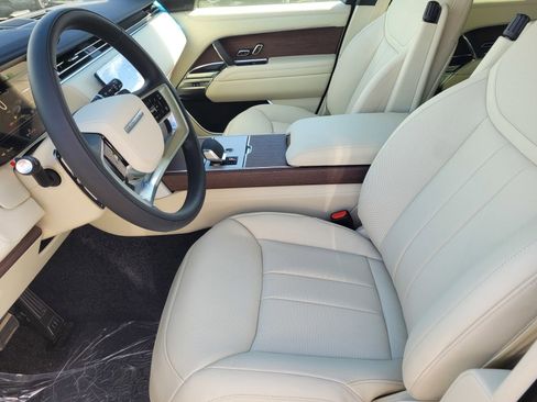 New 2025 Land Rover Range Rover SE AWD/4WD image 12