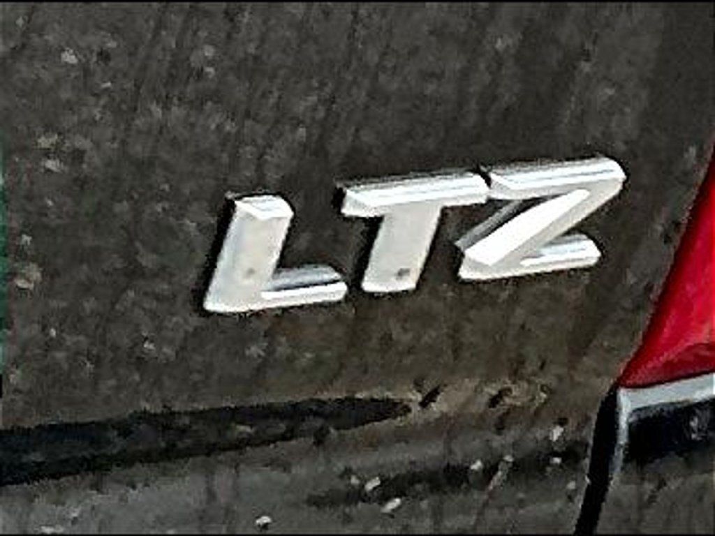 Used 2022 Chevrolet Silverado 1500 LTZ w/ LTZ Premium Package AWD/4WD image 27