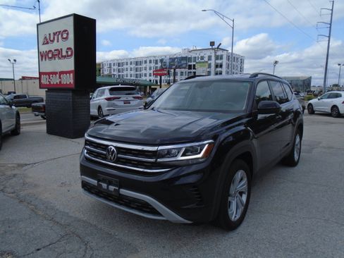 Used 2023 Volkswagen Atlas SE FWD image 3